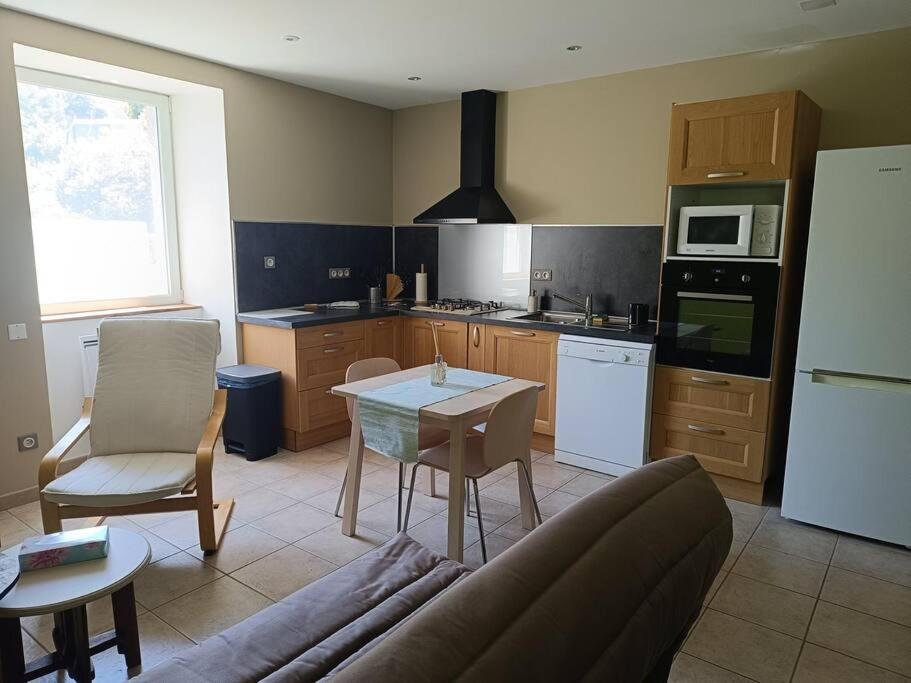Appartement 2 A 4 Personnes Antraigues Экстерьер фото